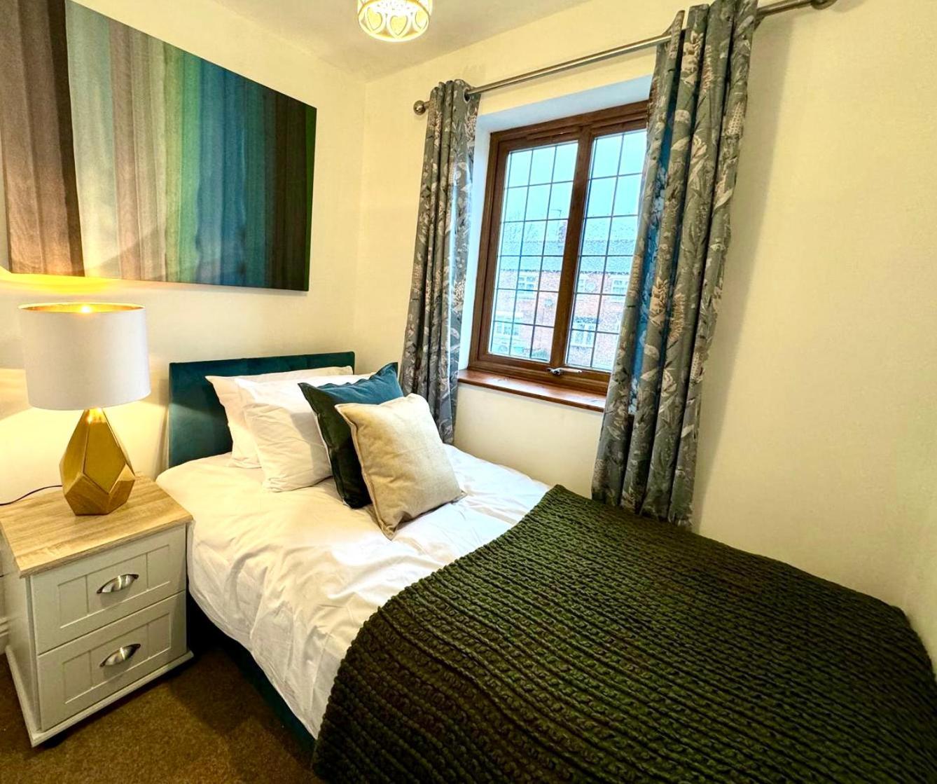 3Br House Ossett-Wakefield, Free Parking 3 Cars Wi Fi Long Stays Exterior photo