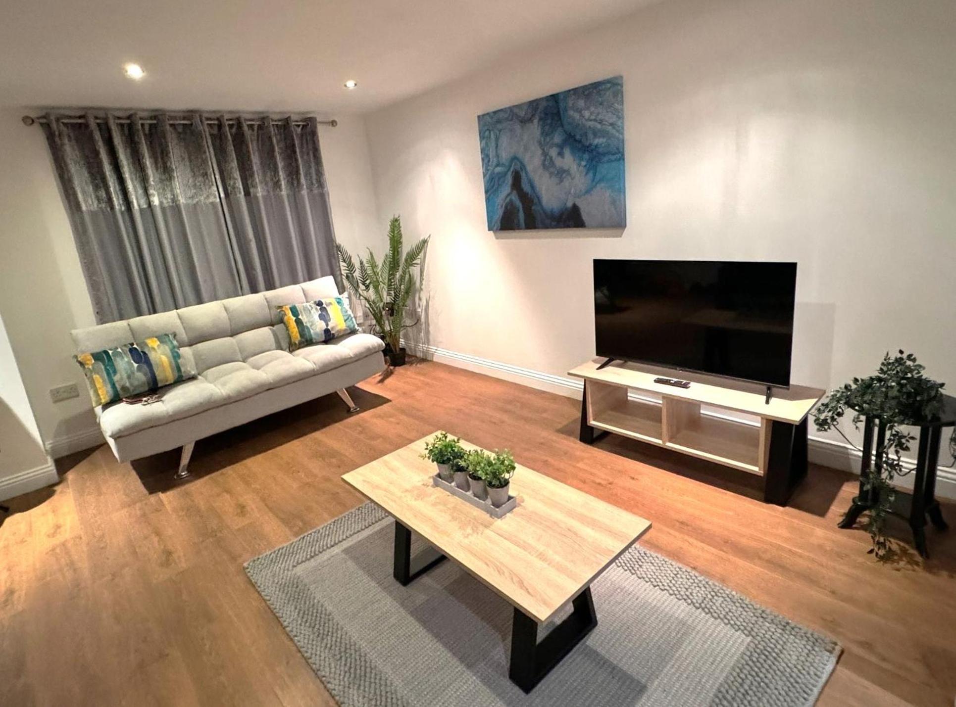 3Br House Ossett-Wakefield, Free Parking 3 Cars Wi Fi Long Stays Exterior photo