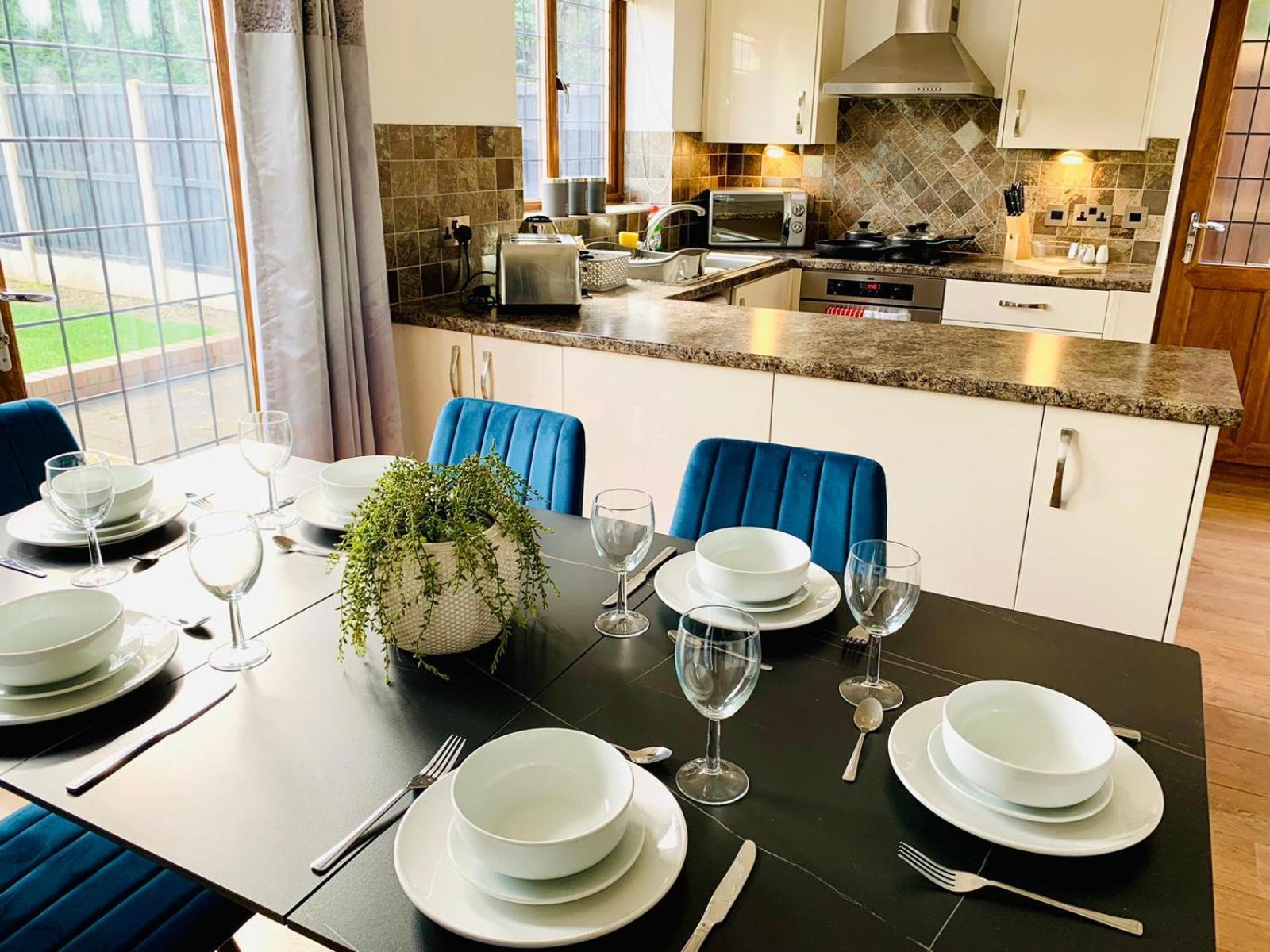 3Br House Ossett-Wakefield, Free Parking 3 Cars Wi Fi Long Stays Exterior photo